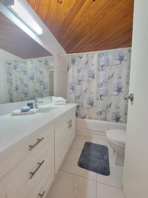 24 Maple Gardens Apartment Бриджтаун Екстериор снимка