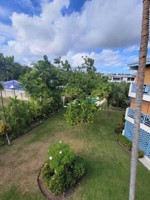24 Maple Gardens Apartment Бриджтаун Екстериор снимка
